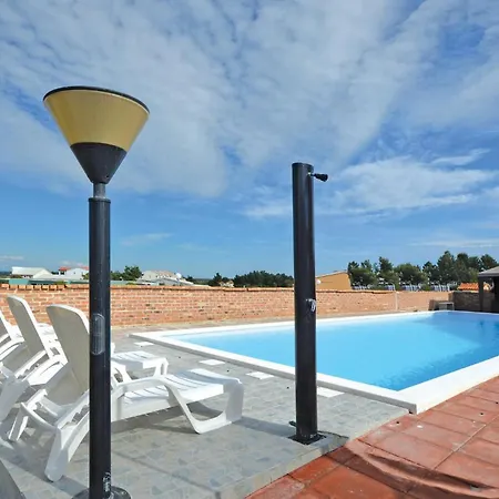 Pet Friendly In With Swimming Pool 公寓 *