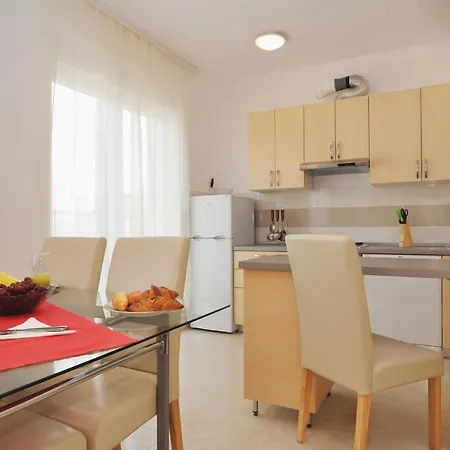 Pet Friendly In With Swimming Pool 公寓