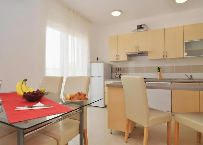 2 Bedroom Stunning In 아파트