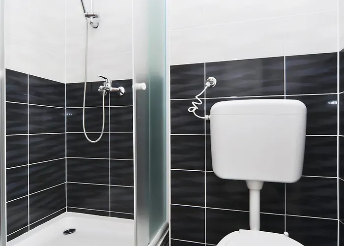 2 Bedroom Stunning In 아파트
