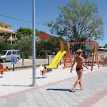 Apartment 2 Bedroom Stunning In