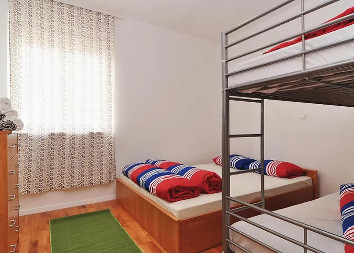 Апартаменты 2 Bedroom Stunning In Нин